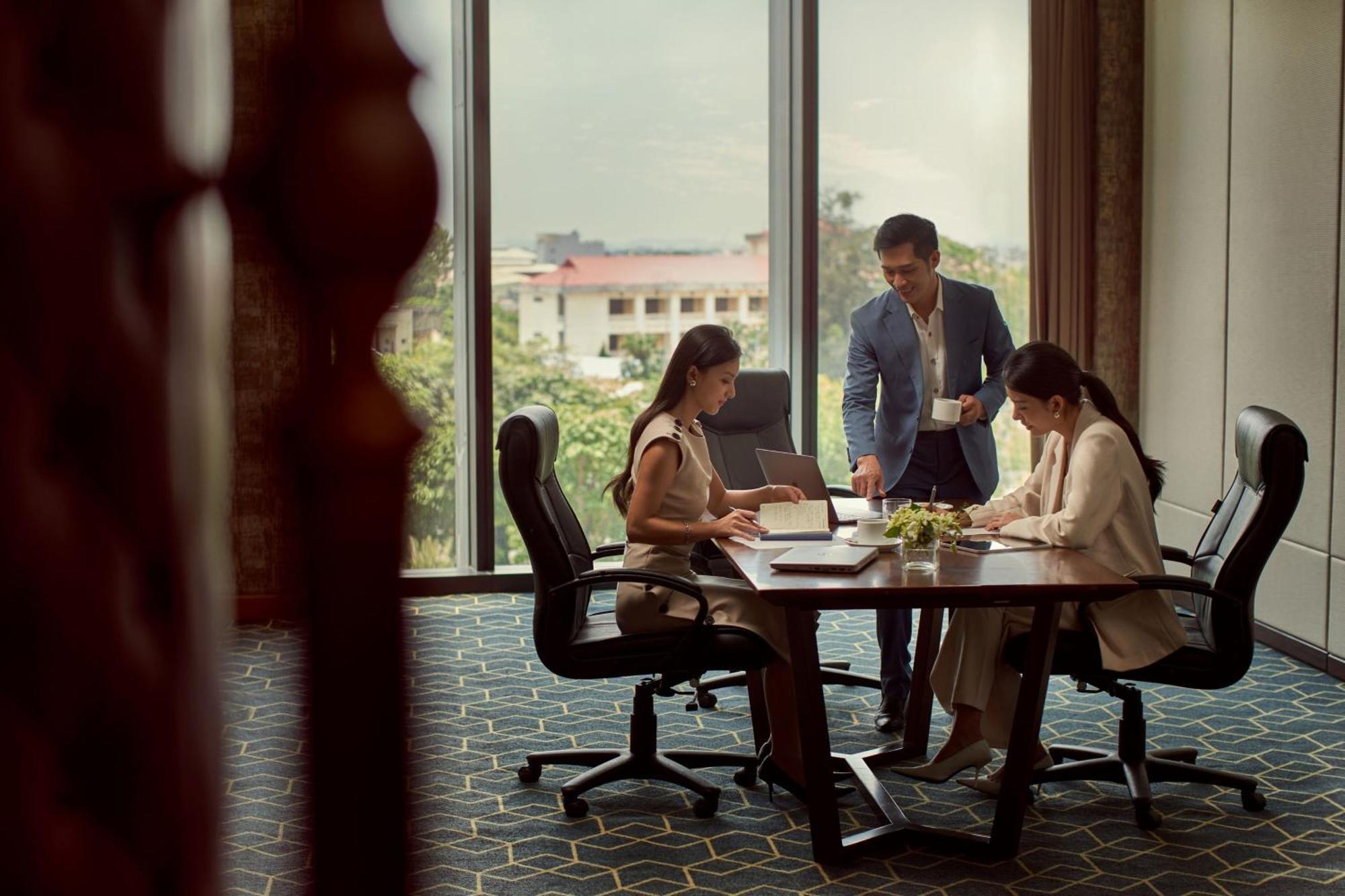 Sheraton Hai Phong Bagian luar foto
